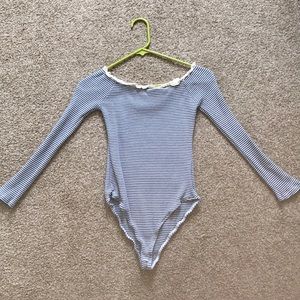 3/35✨ Blue and White Striped Long Sleeve Bodysuit